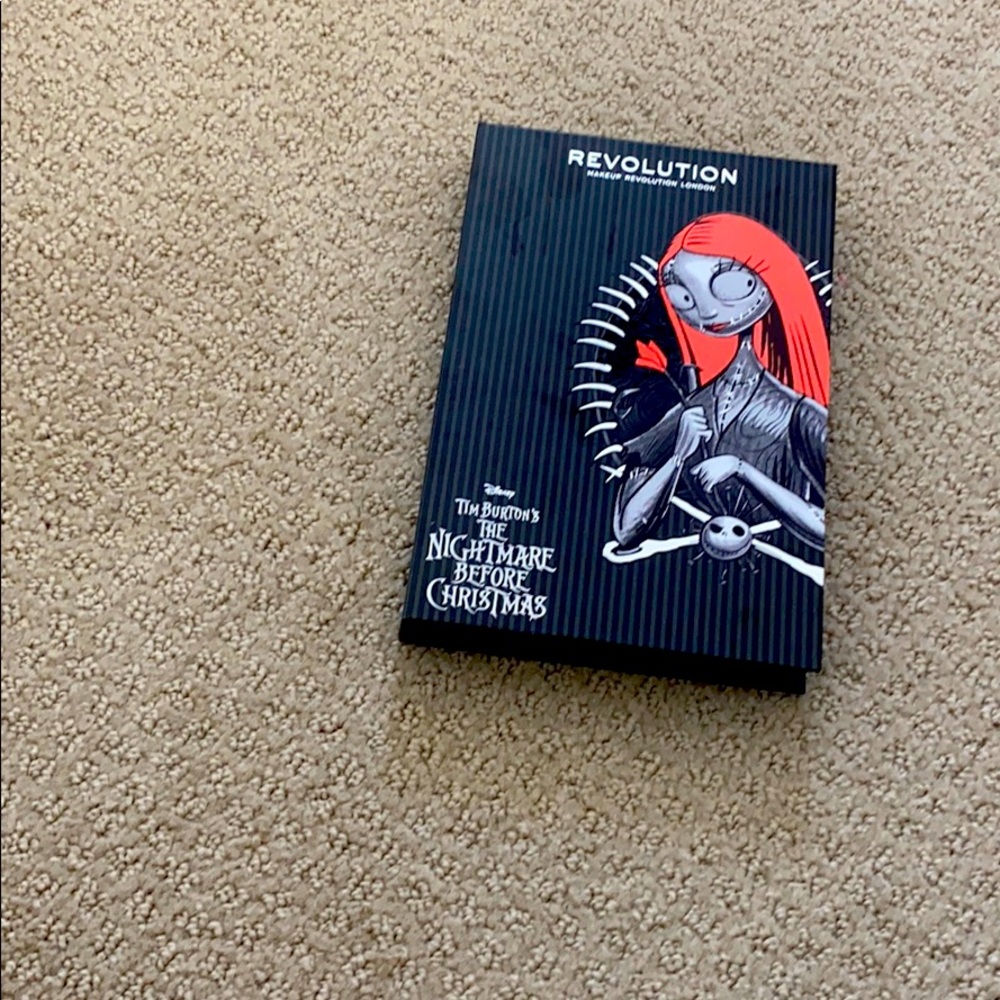Makeup revolution Nightmare before christmas